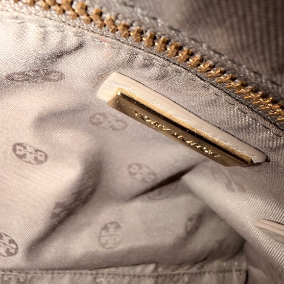 Tory Burch Bombe Leather Foldover Shoulder Bag in French Grey - Picture 7 of 10